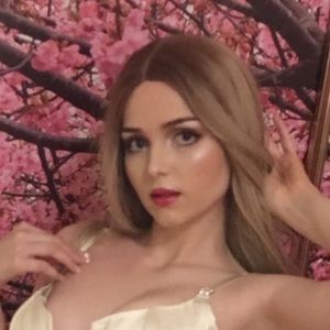 Meet your Posher, Olivia